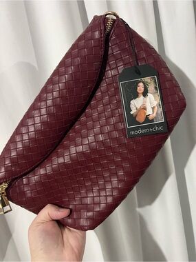 Modern + Chic Wine Rory crossbody purse